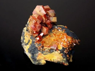 Vanadinit - Mibladen, Midelt Province, Maroko